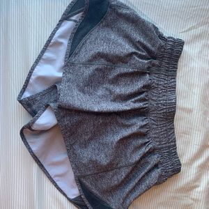 lulu lemon hotty hot shorts 2.5in size 4